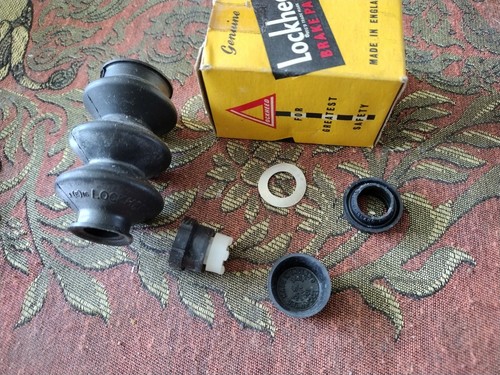 Single circuit brake master - circuit,