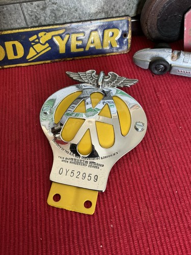 Vintage car badge - -, member