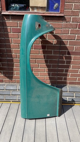 Tr6 front wing - front, o/s