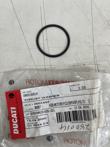 New genuine ducati - new, 748