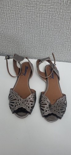 Stunning metallic pewter - stunning,