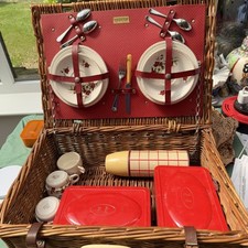 Vintage Brexton 4 Person Wicker Picnic Basket Plates Cups Cutlery Boxes. 
