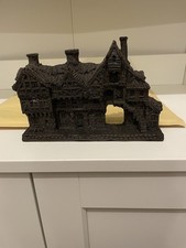 DW47 The Mended Drum Clarecraft Discworld Pratchett Building