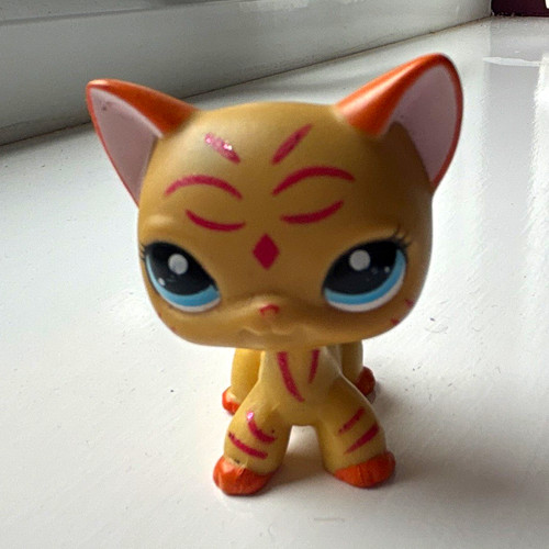 Authentic littlest pet - authentic,