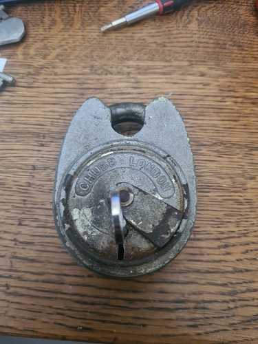Chubb heavy duty shackle lock - chubb,