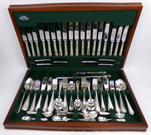 Silver plated cutlery canteen - silver,