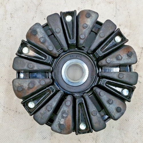 Rear wheel hub - rear, tear