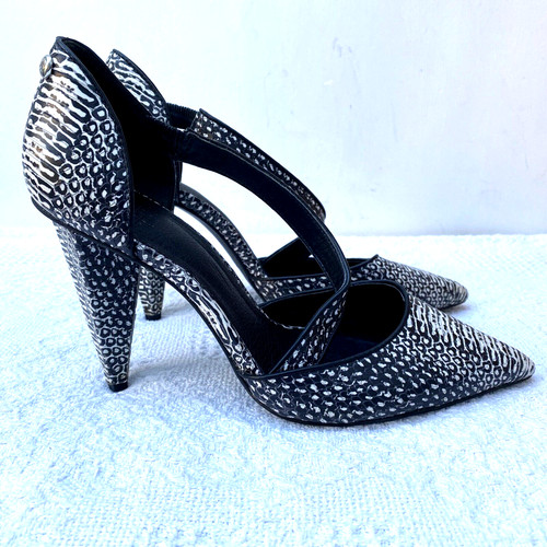 Red dead shoes size - red,