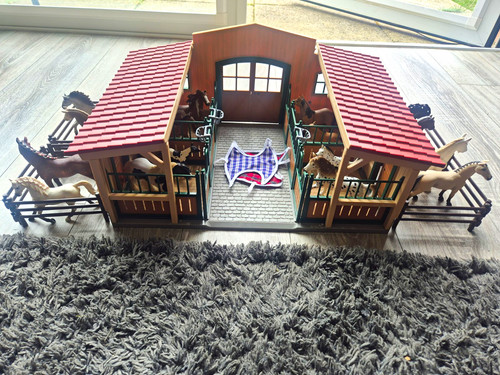 Schleich horse stable playset - schleich,