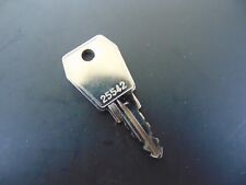 Original Kamei replacement key key 25542 for roof boxes roof box carrier