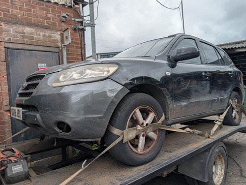 Hyundai santa breaking 2009 - hyundai,
