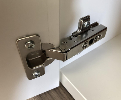 Set hinges with - of,