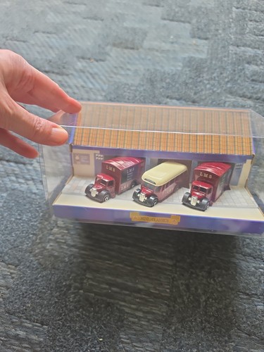 Oxford diecast mini classics - diecast,