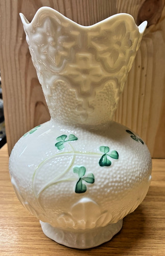 Belleek bud 15cm - bud, (shamrock)