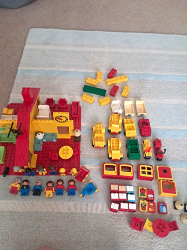 Large lego duplo house - lego,