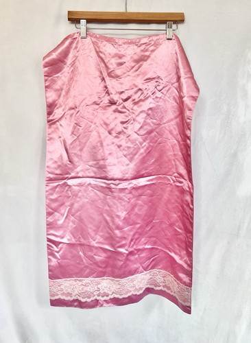 Vintage pink satin - pink, lace