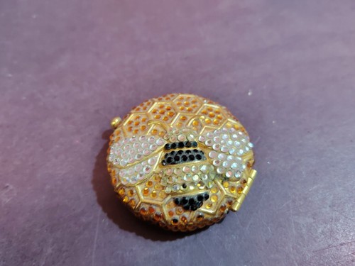 Bumble bee estee lauder - bumble,
