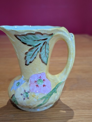 Pretty vintage pale yellow - pale,