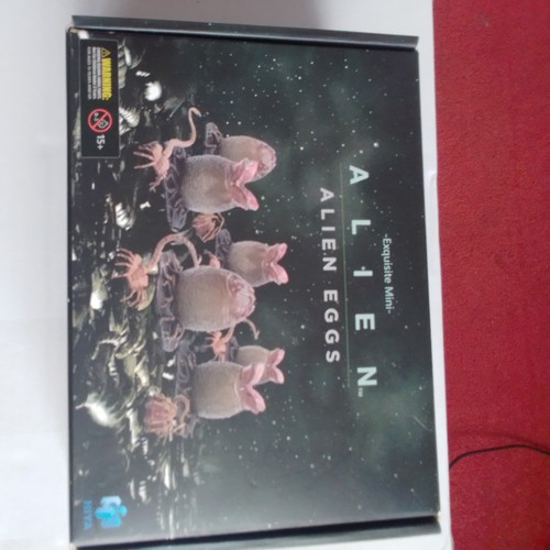 Alien hiya toys 18 scale - alien,