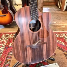 Lowden Baritone Fanfret Sinker Redwood - immaculate condition