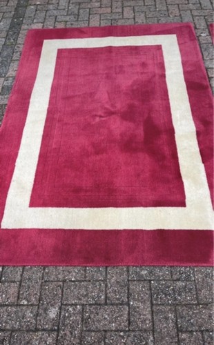 Laura ashley large - 100%, wool