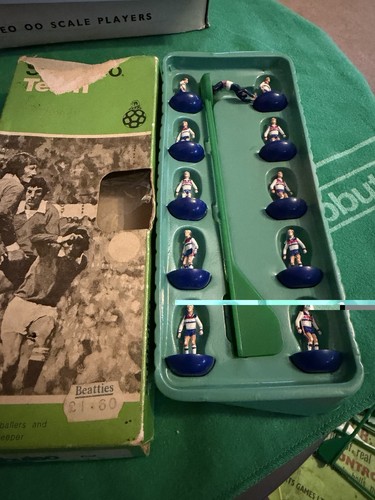 Subbuteo team ref 329 - team,