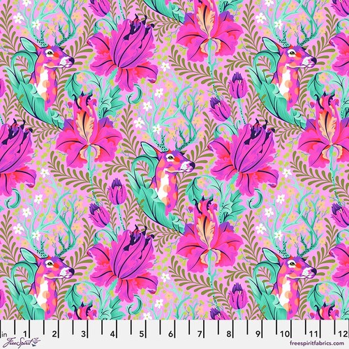 Tula pink tiny - pink, beasts