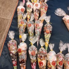 Christmas Party Cones Pre Filled Sweet Bags , Ideal End Of Term Xmas Parties 🌲