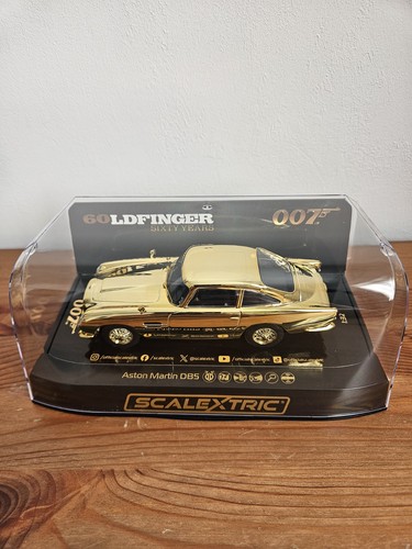 James bond 007 aston - james,