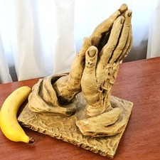Vintage Praying Hands Sienna