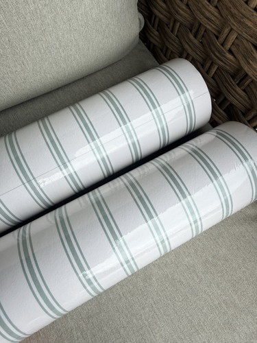 Laura ashley farnworth - ashley,