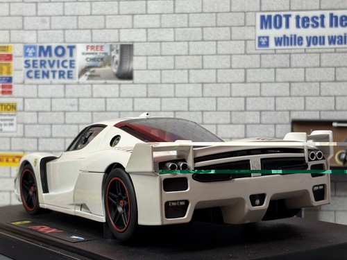 Boxed hot wheels - 1:18,