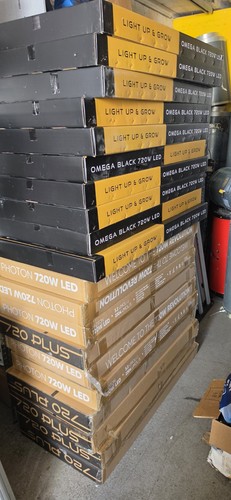 Omega black 720w - black, led