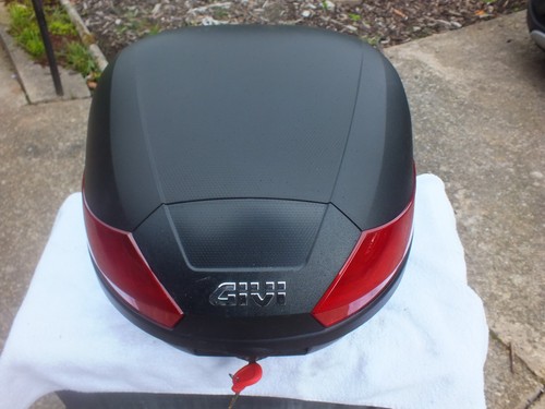 Small givi top box - top, will