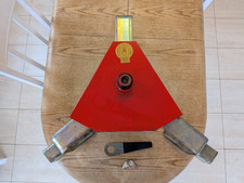 BULLDOG TITAN WHEEL CLAMP / SECURITY LOCK - CARAVAN/ MOTORHOME