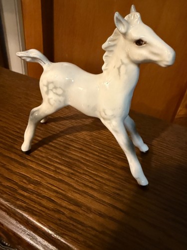 Beswick grey gloss horse foal - grey,