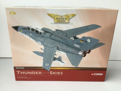 Corgi aa33608 panavia - corgi, 1:72