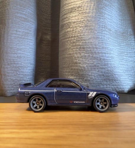 Hot wheels nissan - skyline, r32