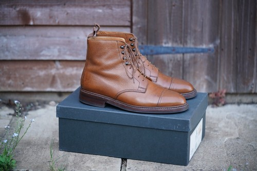 Barely worn boxed crockett - boxed, &