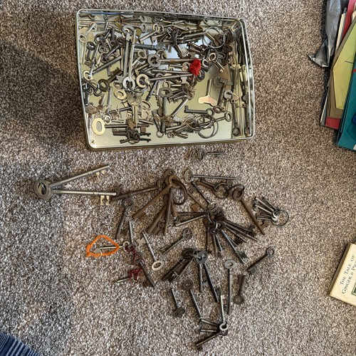 Antique vintage old keys etc - old,