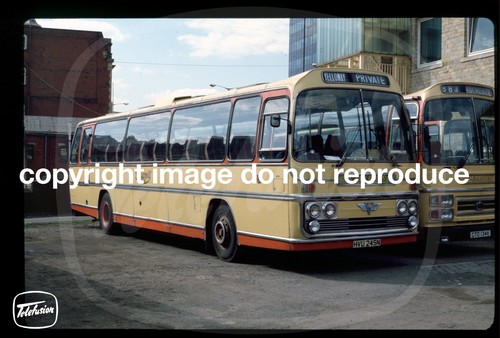 Copy coach slide yelloway - copy,