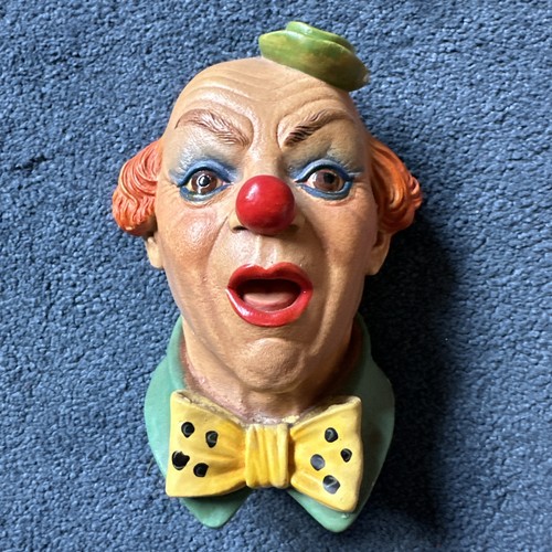 Clown face plaque - plaque, sculpture