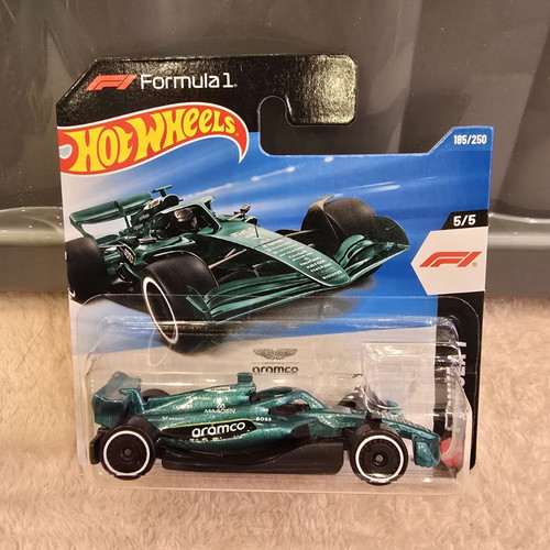 Hot wheels formula aston - hot,