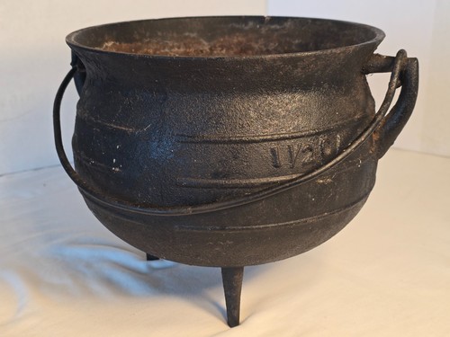 Antique cast iron cauldron - cast,