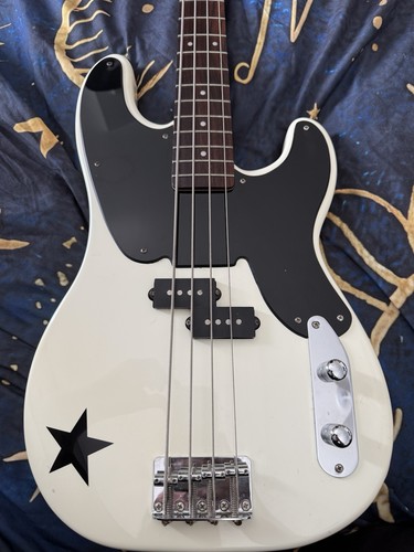 Squier mike dirnt bass - squier,