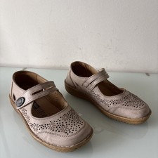 Loretta Taupe Leather Mary