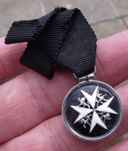 John ambulance miniature - a,