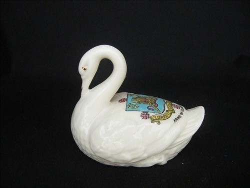 Arcadian crested china swan - china,