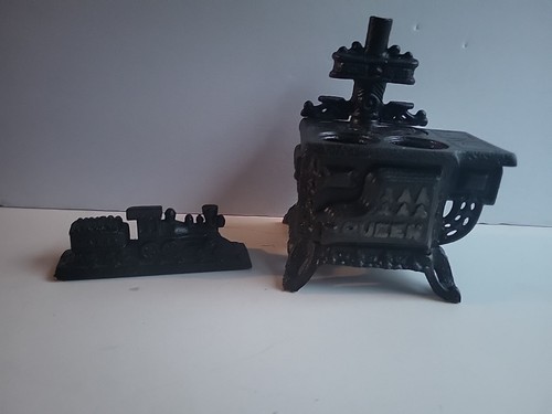 Vintage queen cast - cast, iron