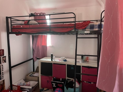 Black metal single loft - metal,